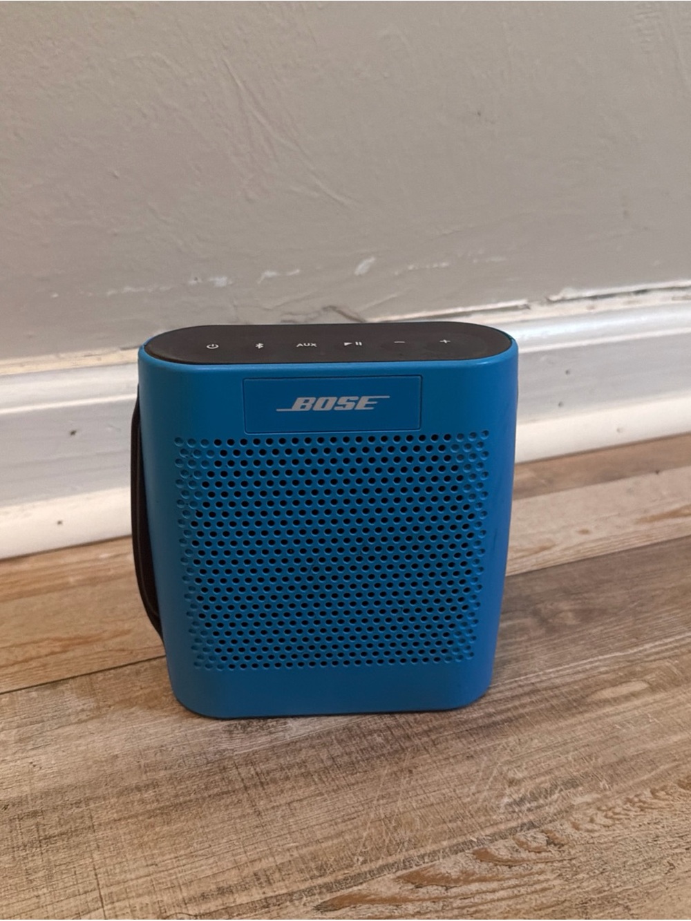 Bose SoundLink Color 415859 Blue Portable Speaker Bluetooth Wireless Works Great